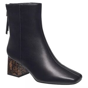 French ConnectionWomen's Tess Zip Back Zipper Boots, Size 8. New with box.  -